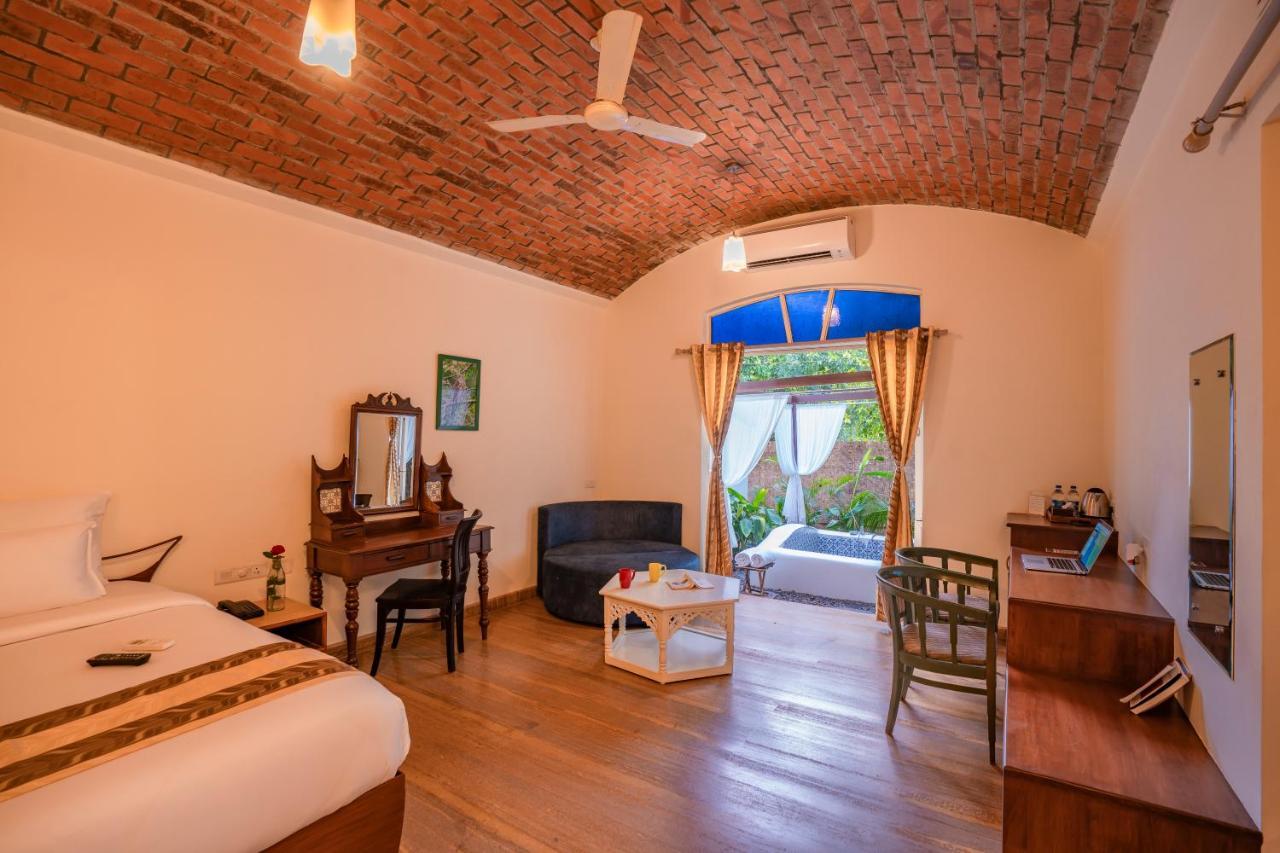Auberge de jeunesse Moustache Goa Luxuria à Vagator Extérieur photo