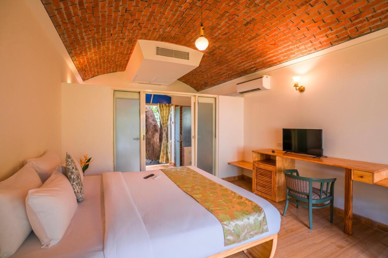 Auberge de jeunesse Moustache Goa Luxuria à Vagator Extérieur photo