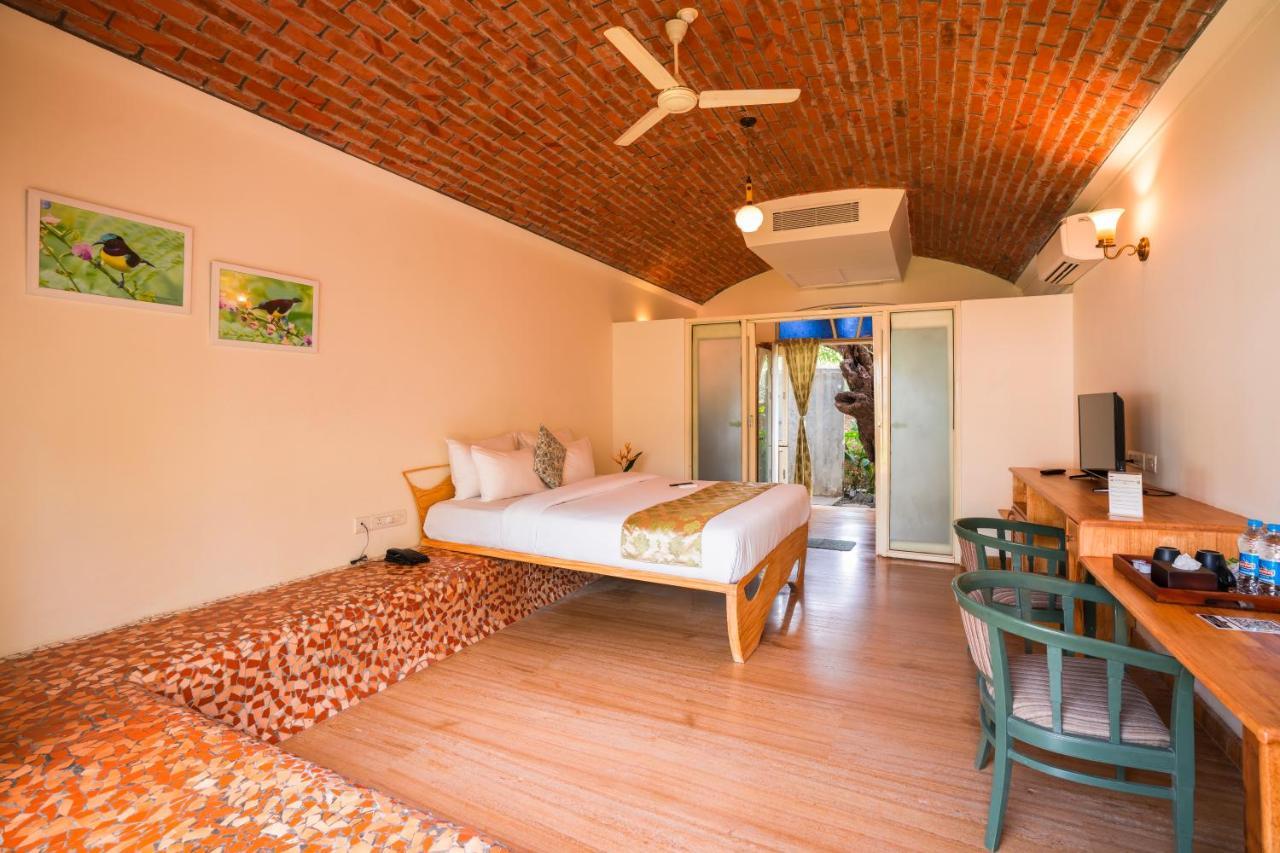 Auberge de jeunesse Moustache Goa Luxuria à Vagator Extérieur photo