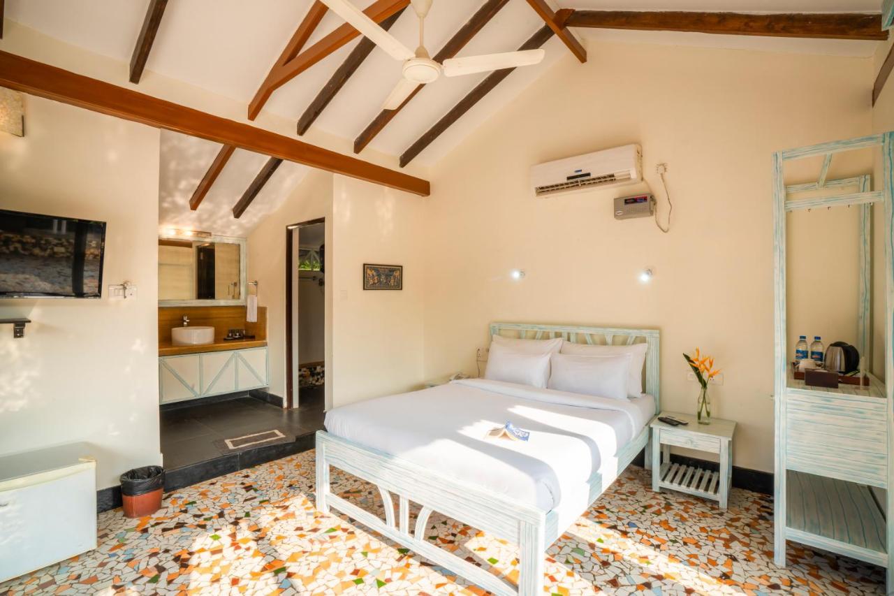 Auberge de jeunesse Moustache Goa Luxuria à Vagator Extérieur photo